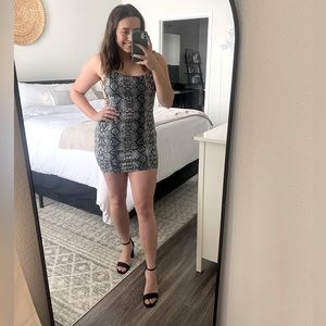 Snake skin backless mini dress - size M